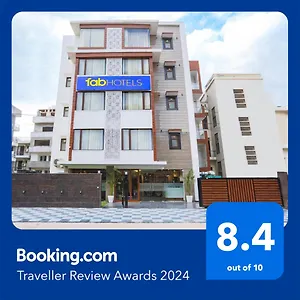 https://oyo-78931-collection-o-hotel-golf-inn.top-gurgaonhotels.com